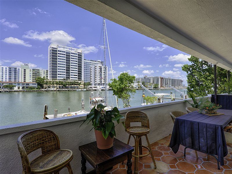 Miami Whitehouse Apartments North Bay Village ภายนอก รูปภาพ